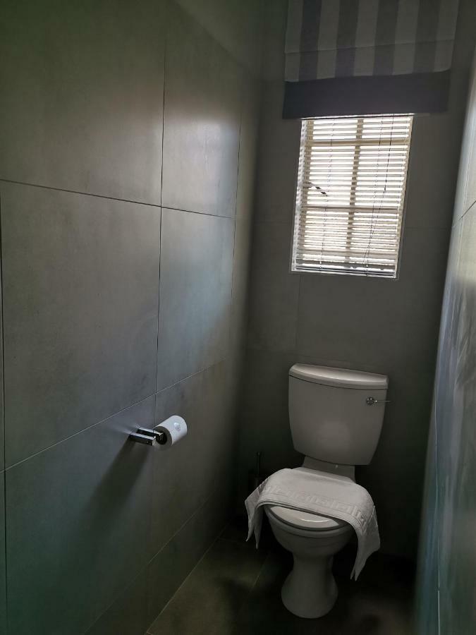 Rosedene Apartment บลูมฟอนเทน ภายนอก รูปภาพ
